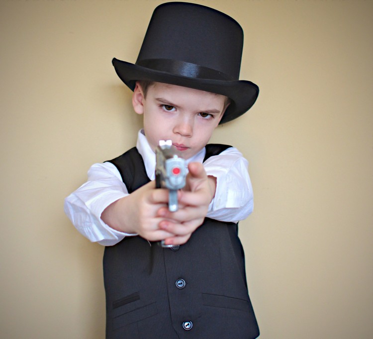Fasching für Kinder junge-gangster-pistole