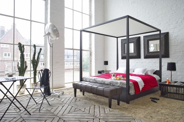 Bett Design-rote Bettdecke grauer Rahmen