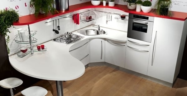 Kleine Küche-schlichtes Design weiß-rot Snaidero