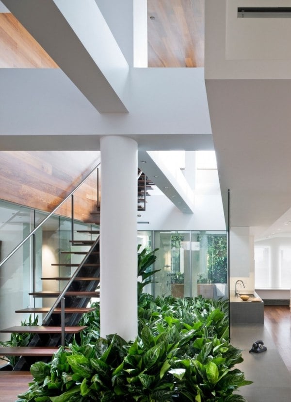 Moderne Loftwohnung treppe innengarten dachterrasse