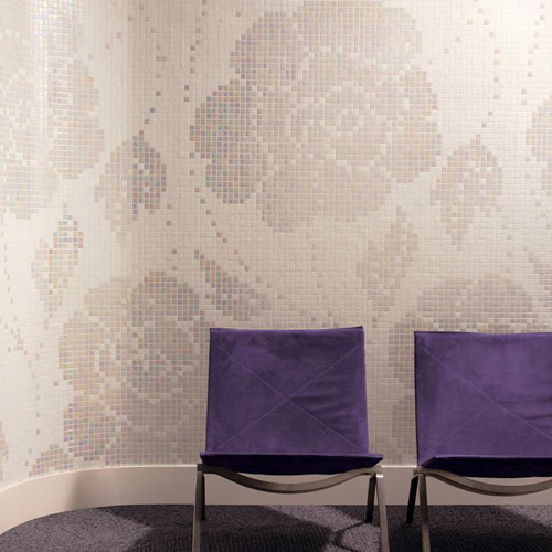 Mosaik Glas Fliesen Weiss-lila Liegestühle
