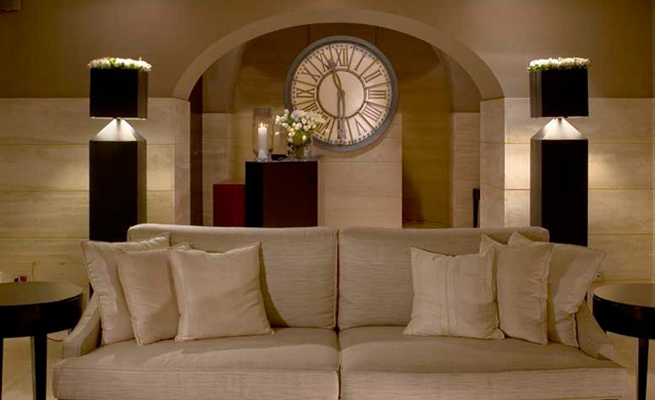 moderne Interieur Design von Hotel St George sofa