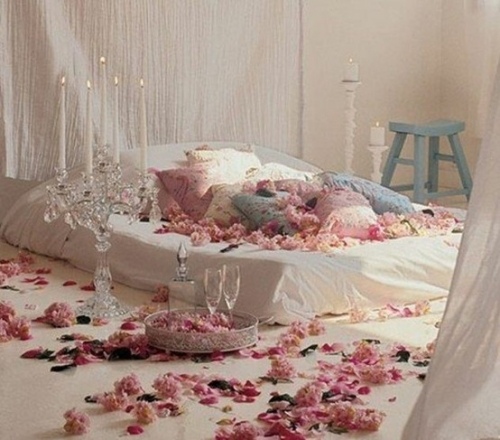 schlafzimmer dekoration zum valentinstag rosa