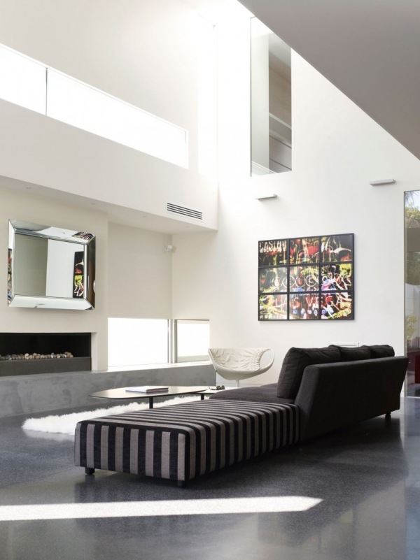 schwarz weiße kontraste wohnzimmer kamin modernes architektenhaus