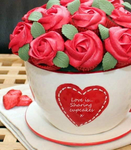 süße Ideen zum Valentinstag cupcake bouquet strauß rosen