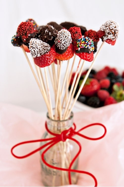 süße Ideen Valentinstag erdbeeren schokolade strauß