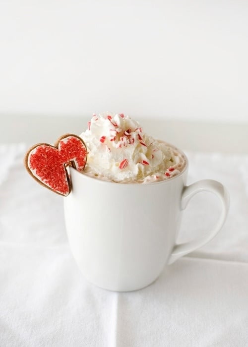 süße Ideen Valentinstag kaffee sahne herzplätzchen