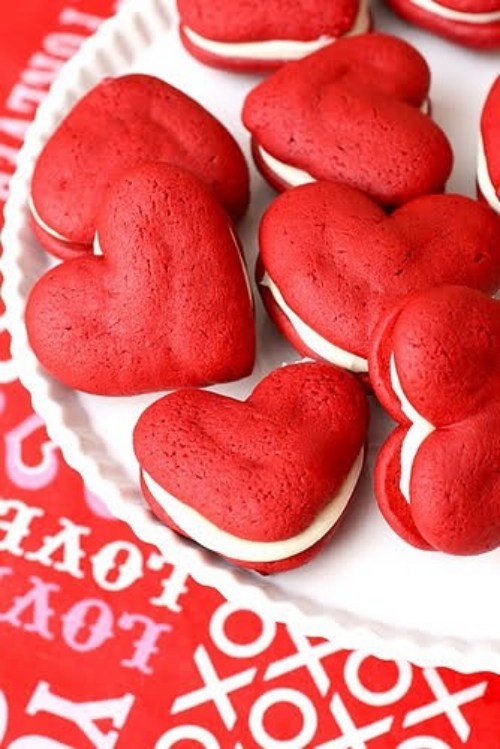 süße Ideen Valentinstag rote herzen kekse