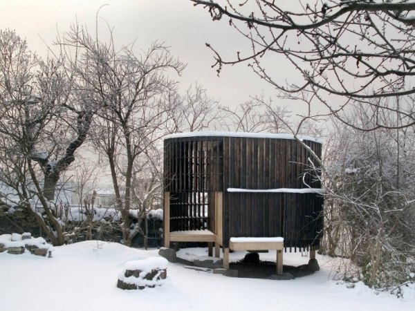 Holzgebäude Garten Winter Landschaft