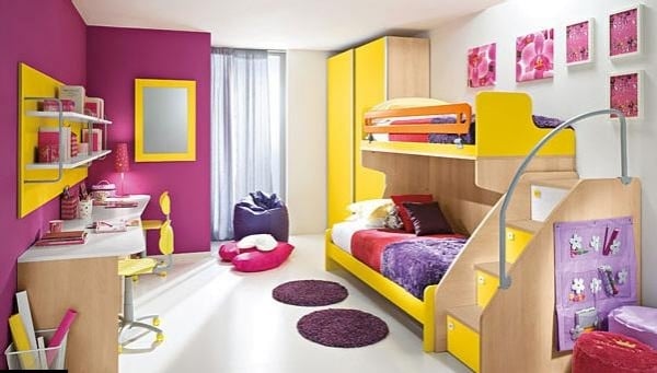 Jugendzimmer Teenager Design rosa rot-gelb Etagenbett Teppich Lila