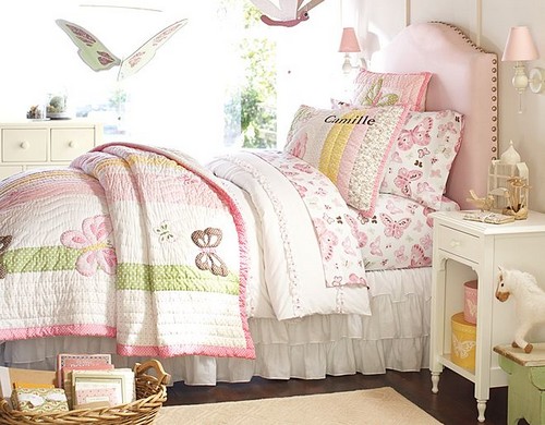 Mädchen Kinderzimmer Jugendzimmer Schmetterlinge rosa Bett Kopfteil