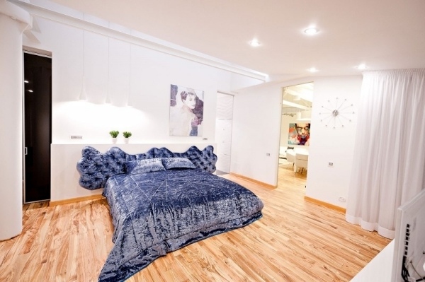 Schlafzimmer Design-blaues Bett Deckenbeleuchtung Ideen