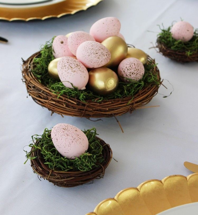 bastelideen-ostern-vogelnest-weidenranken-rosa-gold-eier