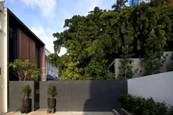 betonmauern garten singapur
