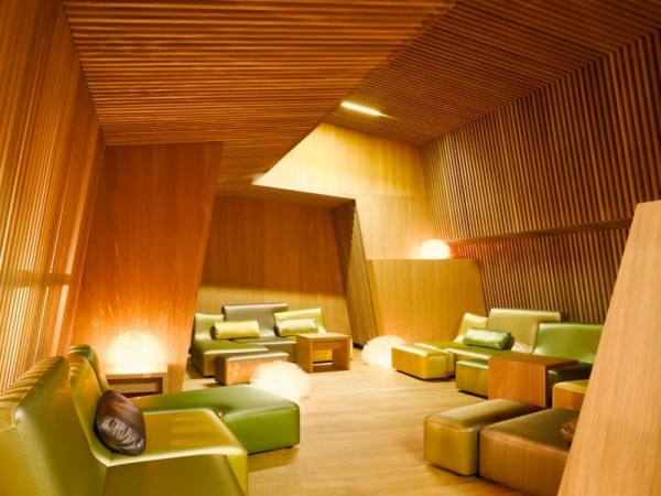 designer hotel mit außergewöhnlicher atmosphäre lounge
