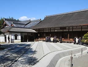 elemente der japanischen gartenkunst tempel steine