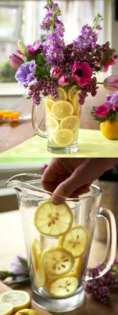frühlingsdeko glaskanne lemonade blumen arrangieren