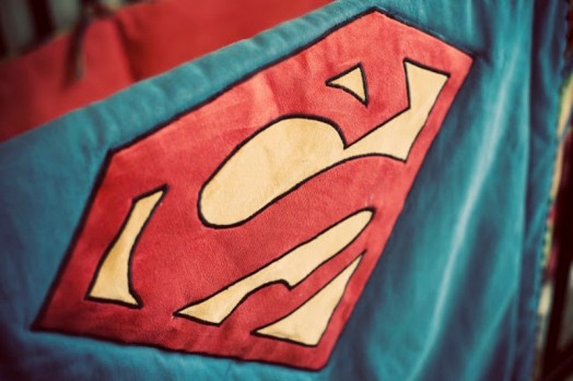 kinderzimmer einrichtung mit superhelden motiven für jungs superman