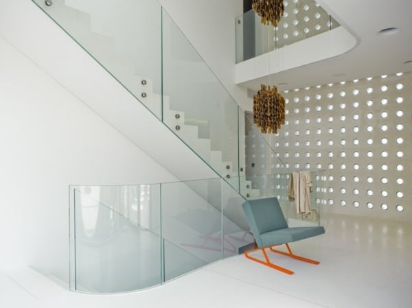 minimalistische Haus Architektur- runde Fenster