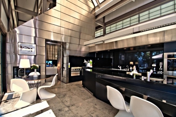 moderne luxushaus aus stein und glas küche