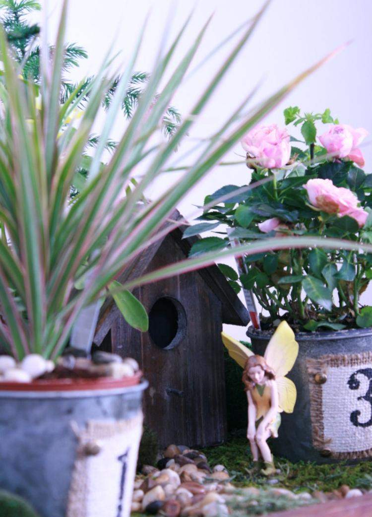 oster-deko-gartenpflanzen-miniatur-fee-vogelhaus-dekorativ