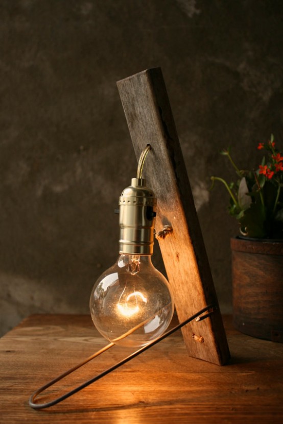 tischlampe mit vintage design von luke kelly metalständer