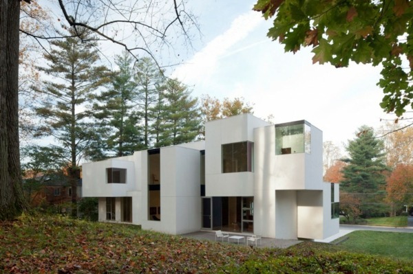Asymmetrische Architektur modern aus Betonhaus