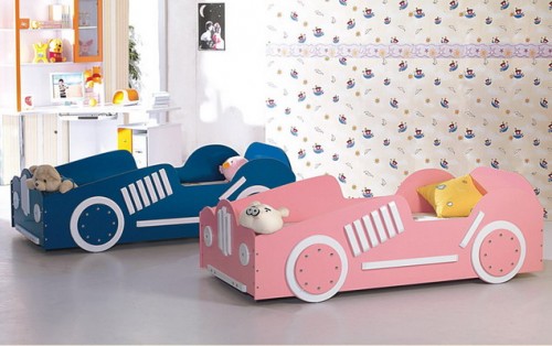 Babyzimmer rot blau Auto Bett Design