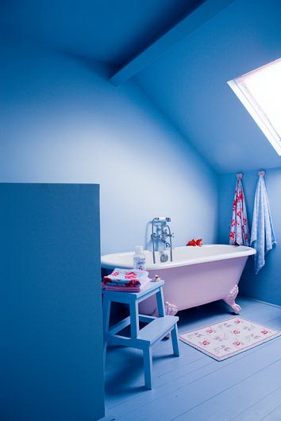 Badezimmer Blau Badewanne Kinder