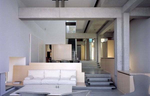 Beton Haus Wohnraum luftig-schlichte Möbel Essbereich