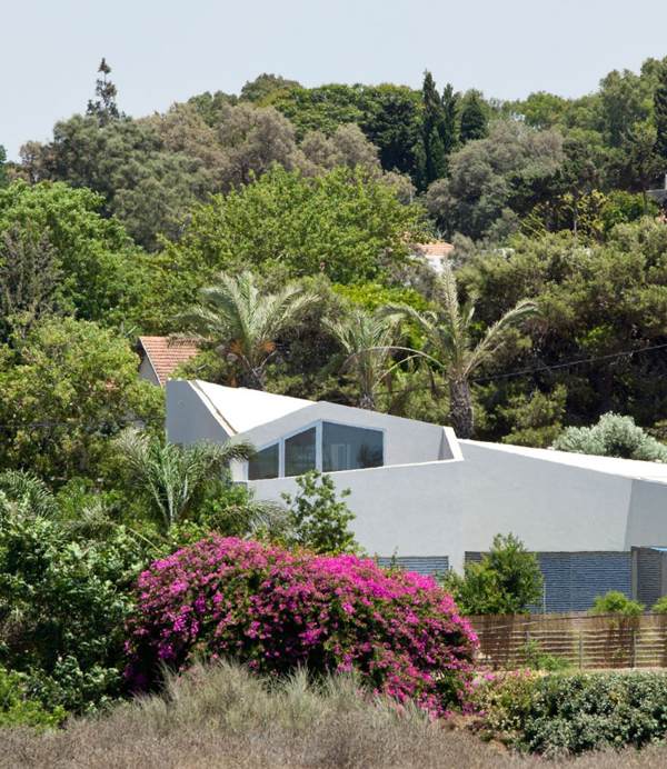 Betonhaus Hofit Israel Garten-Zigzagprofil