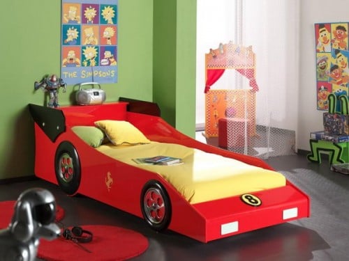 Dekoration Kinderbett gelbe Bettwäsche rotes Bett