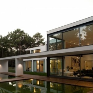 Einfamilienhaus Gartenteich-moderne Architektur