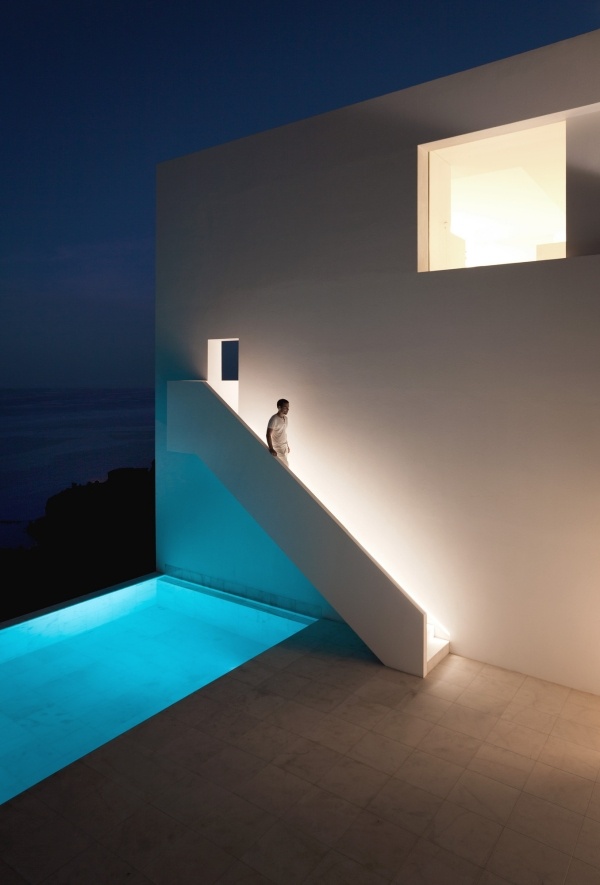 Exklusive Architektur nachtbeleuchtung pool