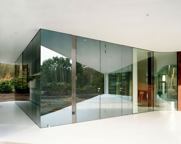 Glasfassade Haus Schutzdach