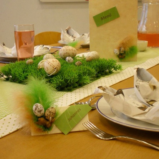 Grüne Tischdeko-ausgeblasene Ostereier gestalten