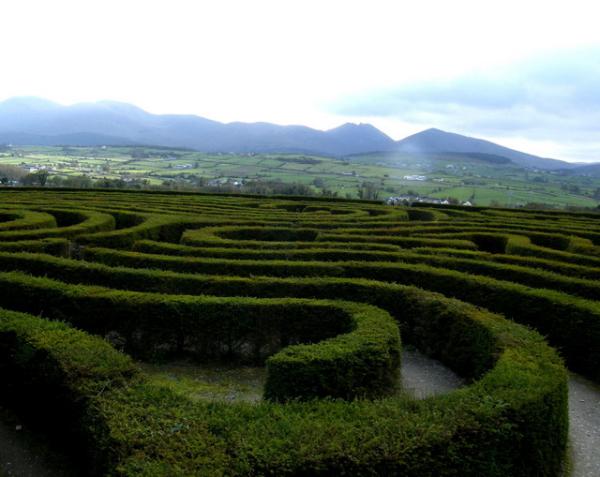  Irrgärten und Labyrinthe eibenhecken ireland peace maze