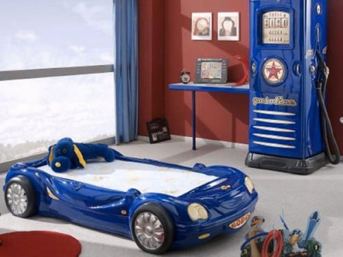 Kinderzimmer Design Autos Thema Blaues-Bett Tankstelle Blau