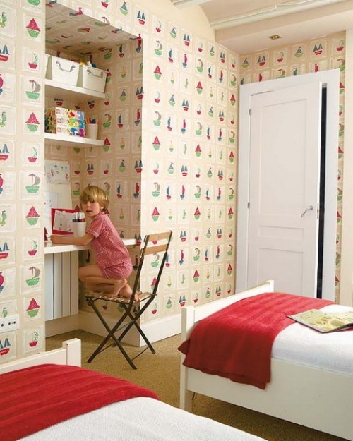 Kinderzimmer für Geschwister gemusterte Tapeten Weiß Rot