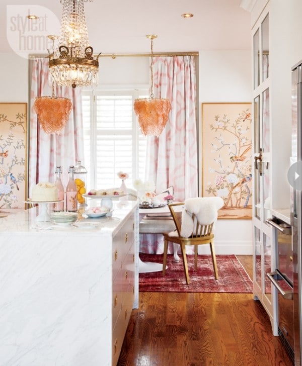 Küchen Trends 2013 rosa gold kronleuchter holzboden
