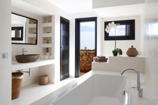 Luxus Badezimmer Einrichtung Holz Braun Weiß-Mediterranischen Stil