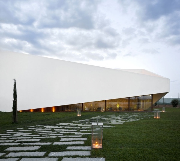 Luxus Hotel Weinkeller Portugal-Asymmethrische Architektur