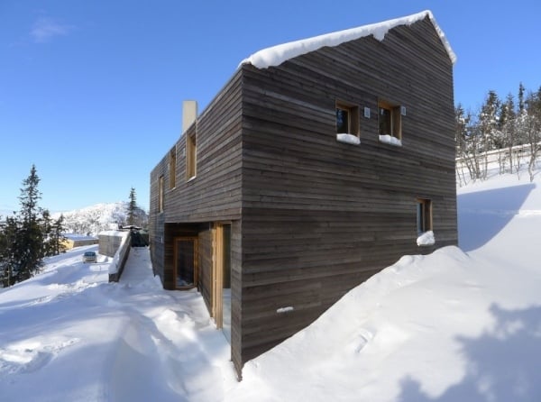 Moderne Ferienhütte Norwegen am hang gebaut holzfassade