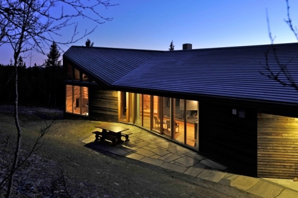 Moderne Ferienhütte Norwegen beleuchtung essplatz im freien