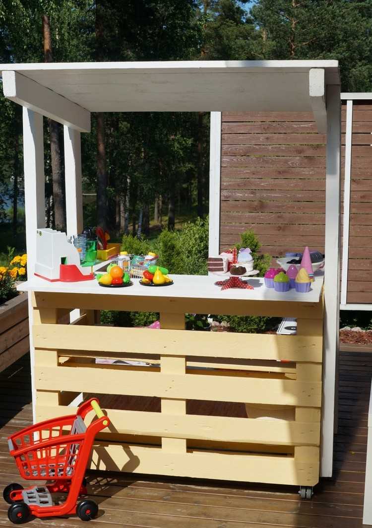 Palettenmoebel-selber-bauen-outdoor-bar-garten-terrasse-kinder