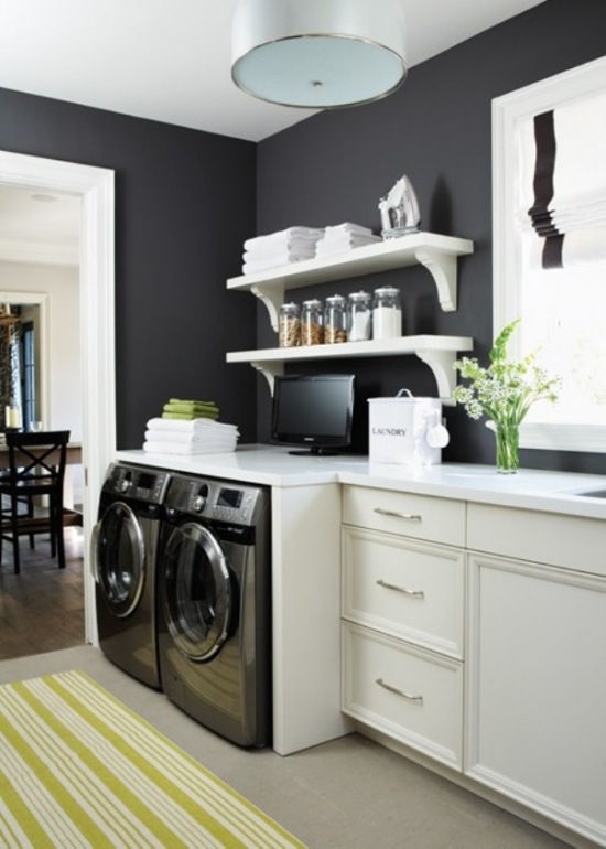 Schwarz Weiß-Einrichtung Küche Waschküche