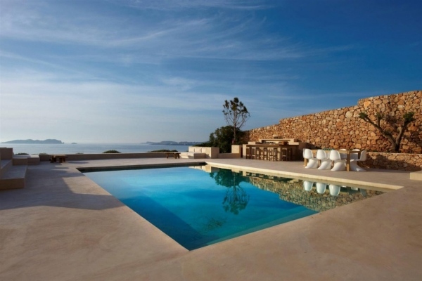 Schwimmbecken Ibiza-Hotel am Hang