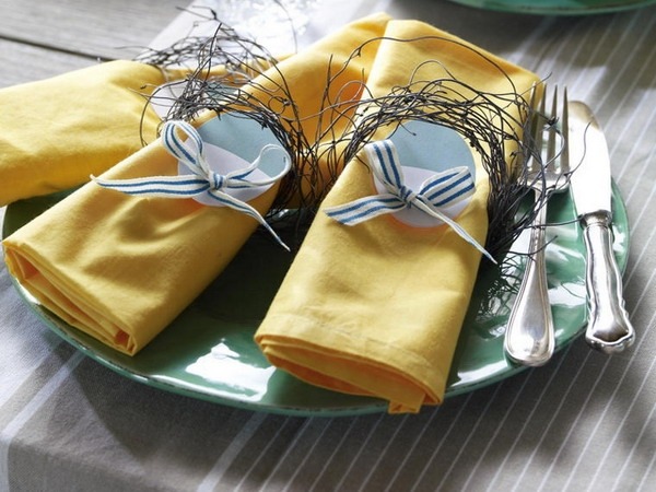 Serviette falten Ostern Tisch Dekoration Tipps