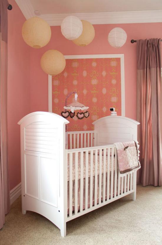 babyzimmer deko ideen rosa wandfarbe papierlaternen