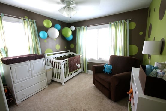 babyzimmer dekorieren braun grün farbkombination papierlaternen